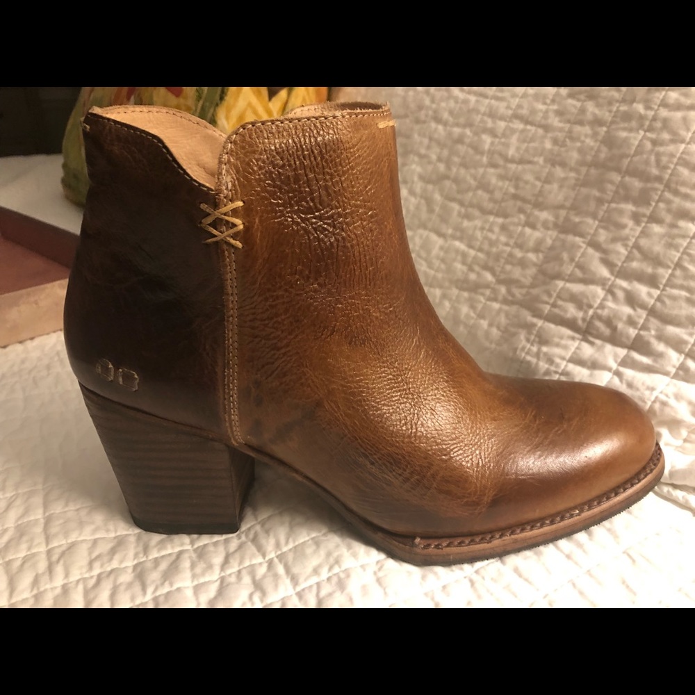 Bedstu Yell Bootie Size 9 - new in box